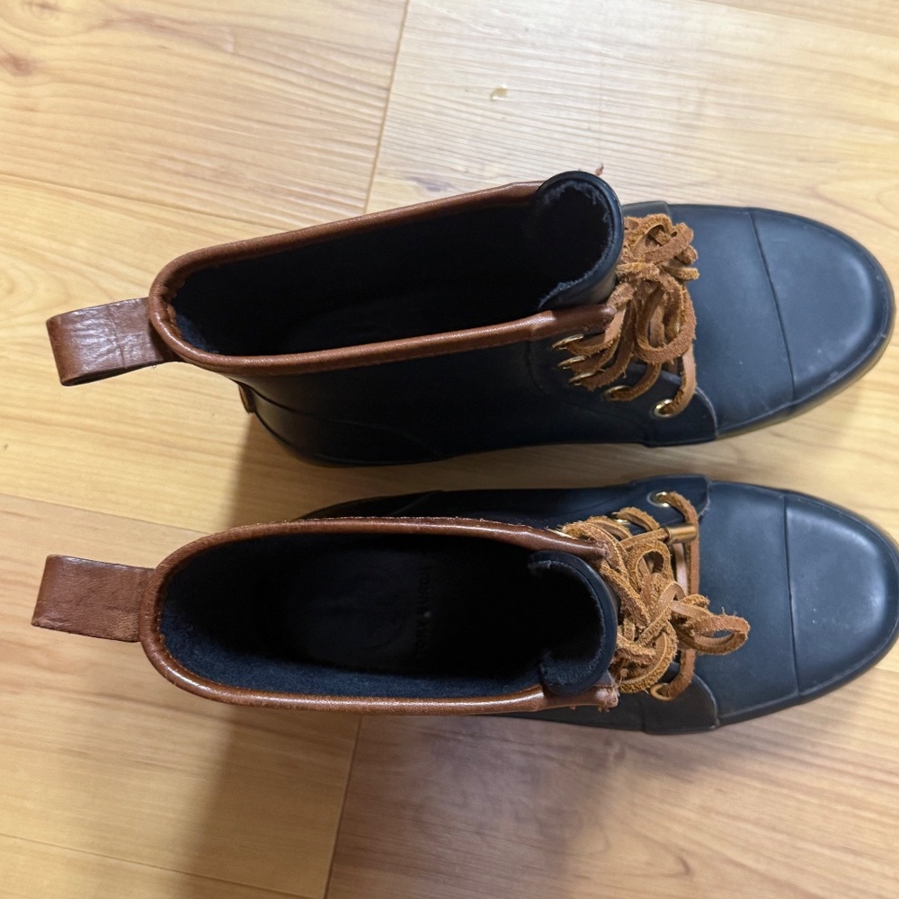 Tory Burch Women's Sz 6 Navy Blue Leather Trimmed Lace Up Short Rainboots - Picture 2 of 13